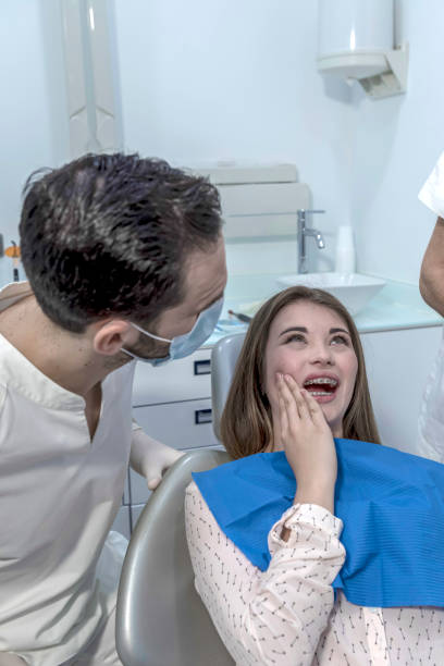 Emergency Cosmetic Dentistry (e.g., broken veneers)